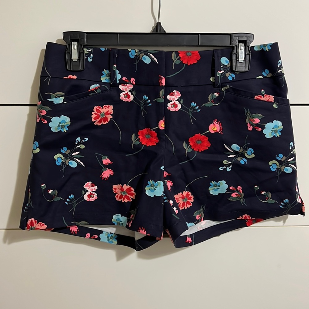 Loft riviera short size 00, run ms large